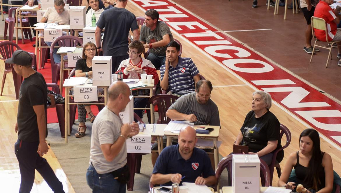 Elecciones en Independiente. Foto: NA