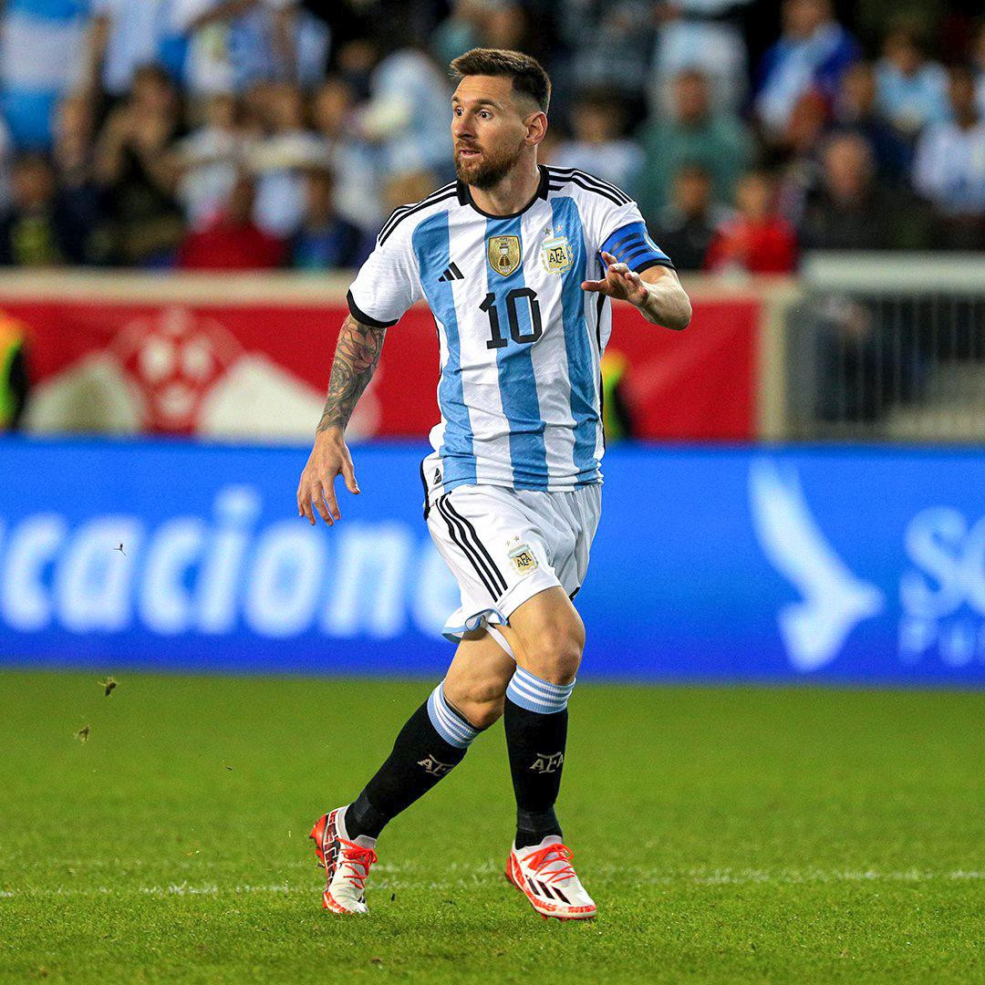Camiseta futbol argentino Messi Foto NA
