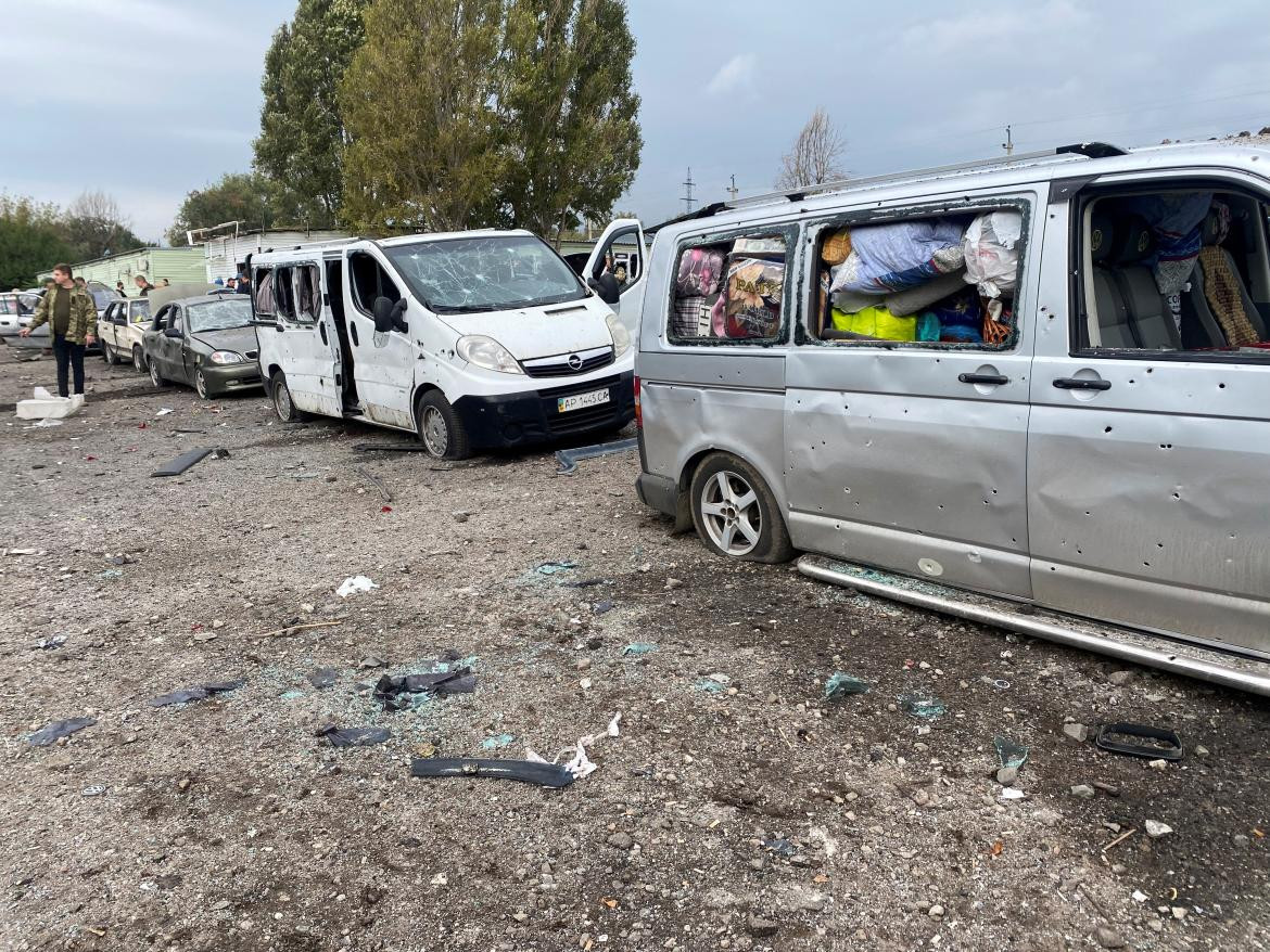 Ataque contra un convoy humanitario en conflicto entre Rusia y Ucrania. Foto: REUTERS.