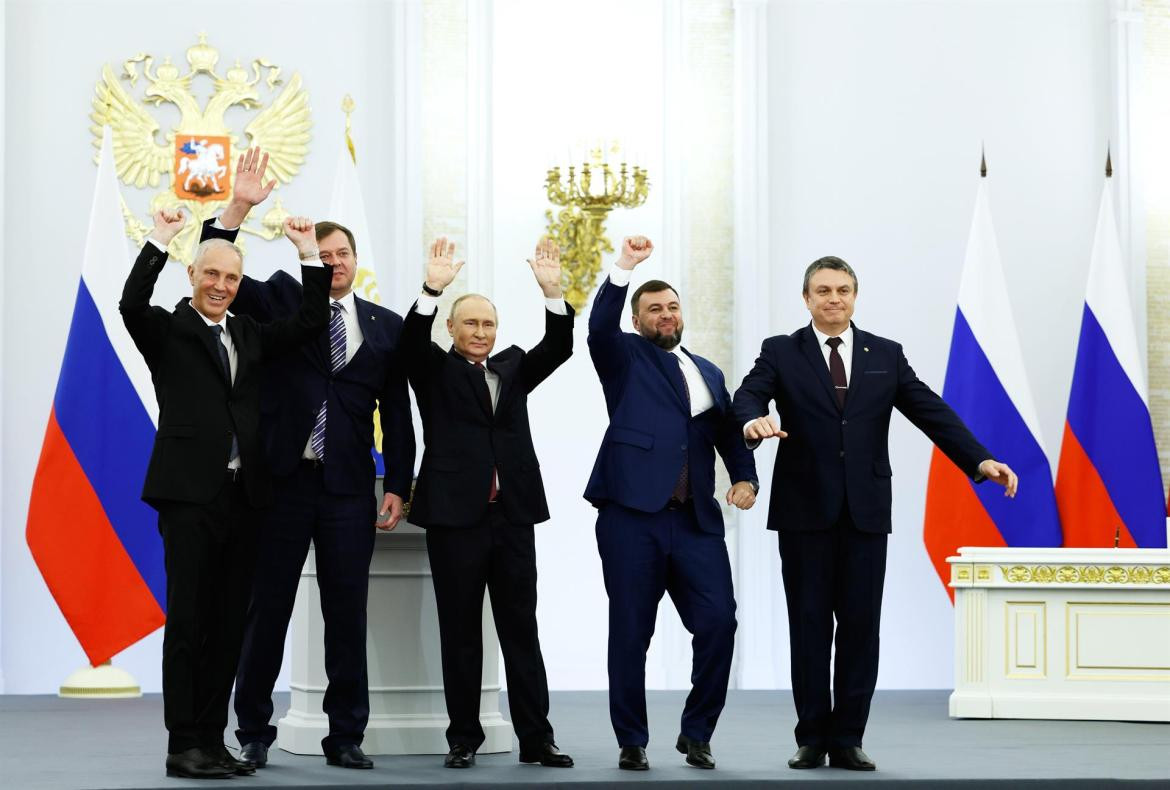 Putin con líderes de regiones anexadas_Reuters