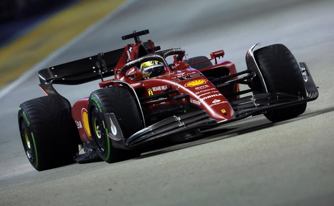 Charles Leclerc en el Gran Premio de Singapur. Foto: REUTERS.