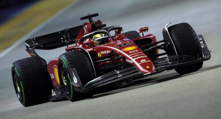 Charles Leclerc en el Gran Premio de Singapur. Foto: REUTERS.