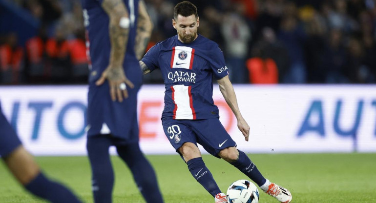 El golazo de tiro libre de Messi ante Nice. Foto: Reuters.