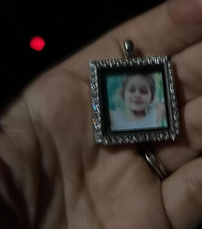 Pampita llevo una medalla de su hija fallecida. Foto: Instagram/pampitaoficial