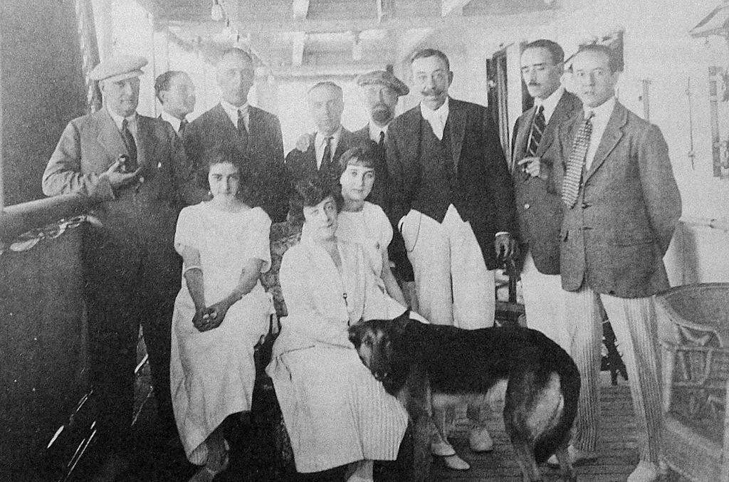 Alvear y Regina en el barco que los trajo de vuelta a la Argentina en 1922. Foto: Archivo General de la Nación