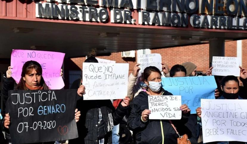 Marcha por los bebés muertos en hospital de Córdoba. Foto: NA