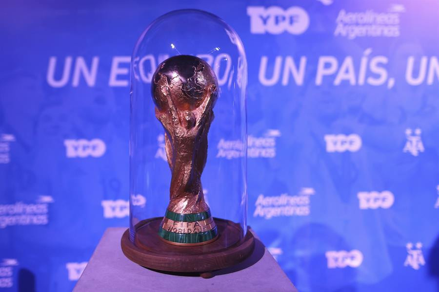 Foto Efe presentan el avión de la selección a qatar