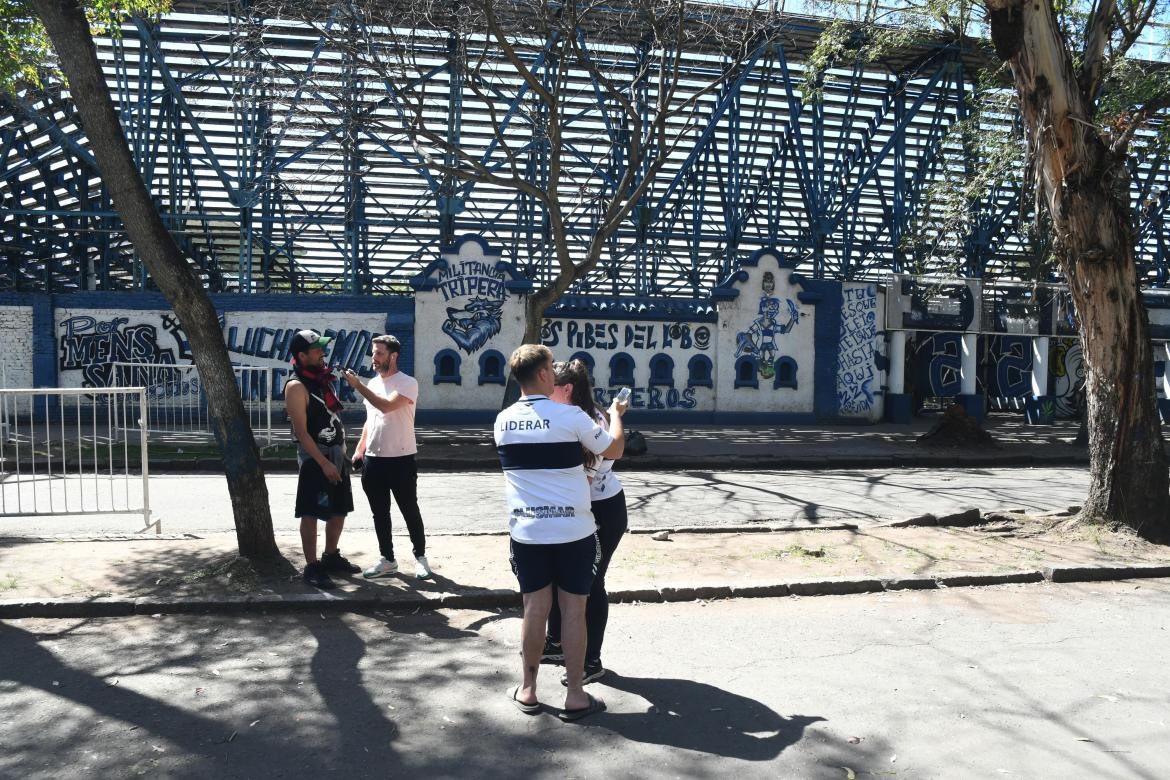 Estadio Gimnasia de La Plata el día después de los incidentes. Foto: Télam