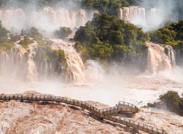 Las Cataratas del Iguazú. Foto: Twitter @_misioness_.