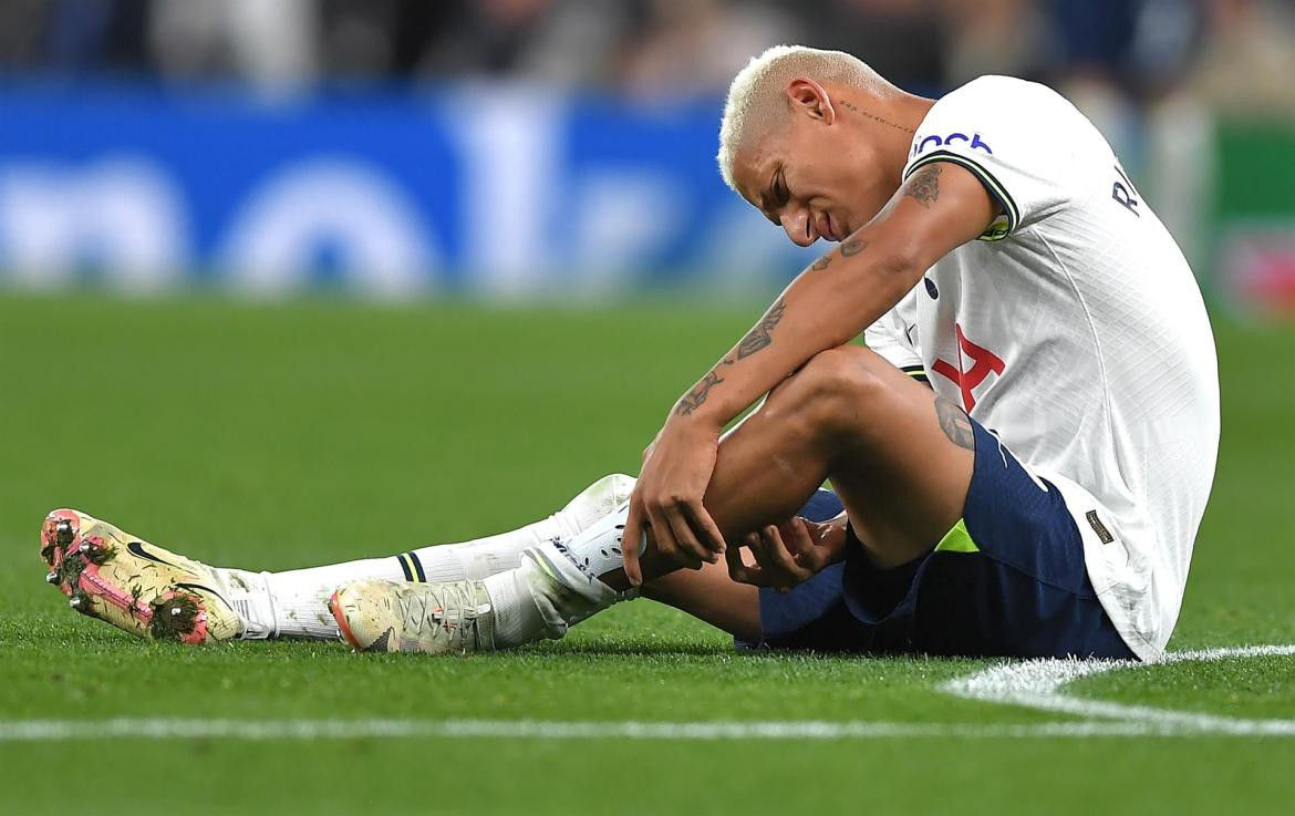 Lesión de Richarlison en Tottenham. Foto: EFE