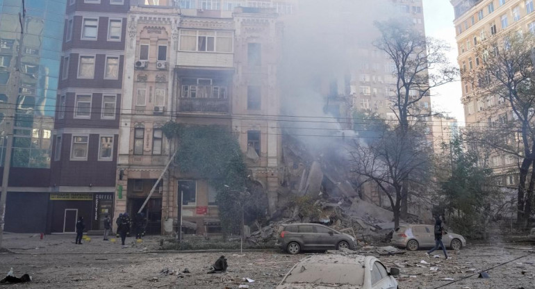 Ataque con drones kamikaze en la capital ucraniana. Foto: Reuters.