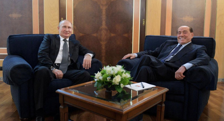 Vladimir Putin y Silvio Berlusconi. Foto: REUTERS.