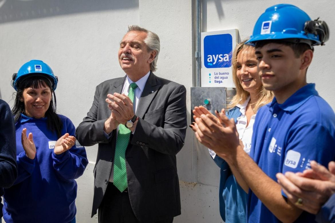 Malena Galmarini, Alberto Fernández y Juan Zabaleta en la Planta Depuradora Hurlingham. Foto: Prensa.