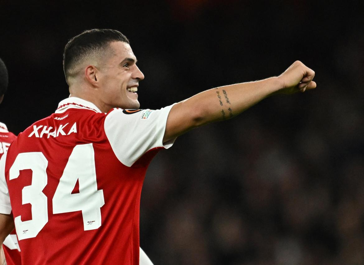 Granit Xhaka, el goleador del Arsenal contra PSV. Foto: Reuters.