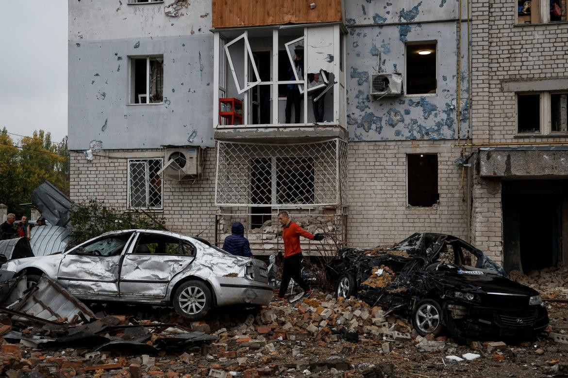 Ataque contra población civil en Ucrania. Foto: Reuters.