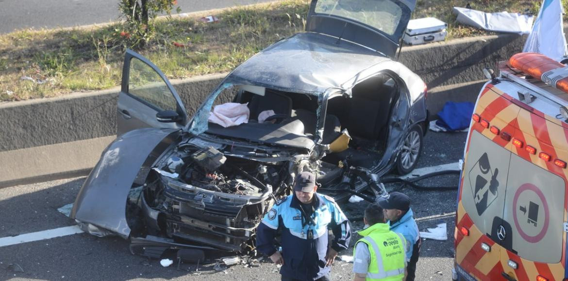 Choque en acceso Oeste. Foto: Twitter.