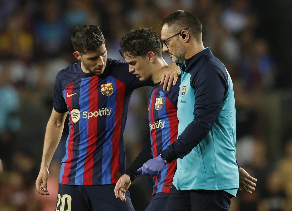 Las lágrimas de Gavi por su lesión en Barcelona-Athletic Bilbao. Foto: Reuters.