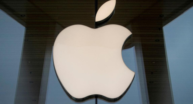 Apple logo_Reuters