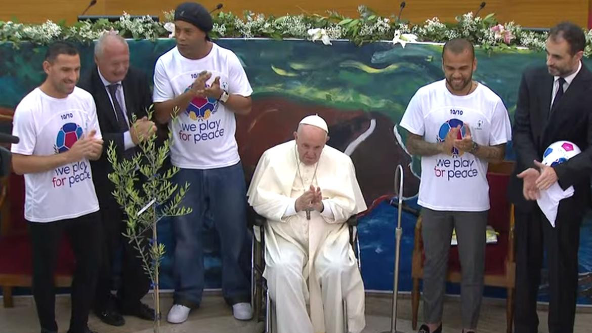 El Papá Francisco al principio del partido We Play for Peace. Foto: We Play for Peace