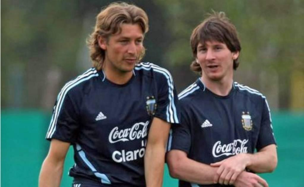 Gabriel Heize y Lionel Messi. Foto: diez.hn