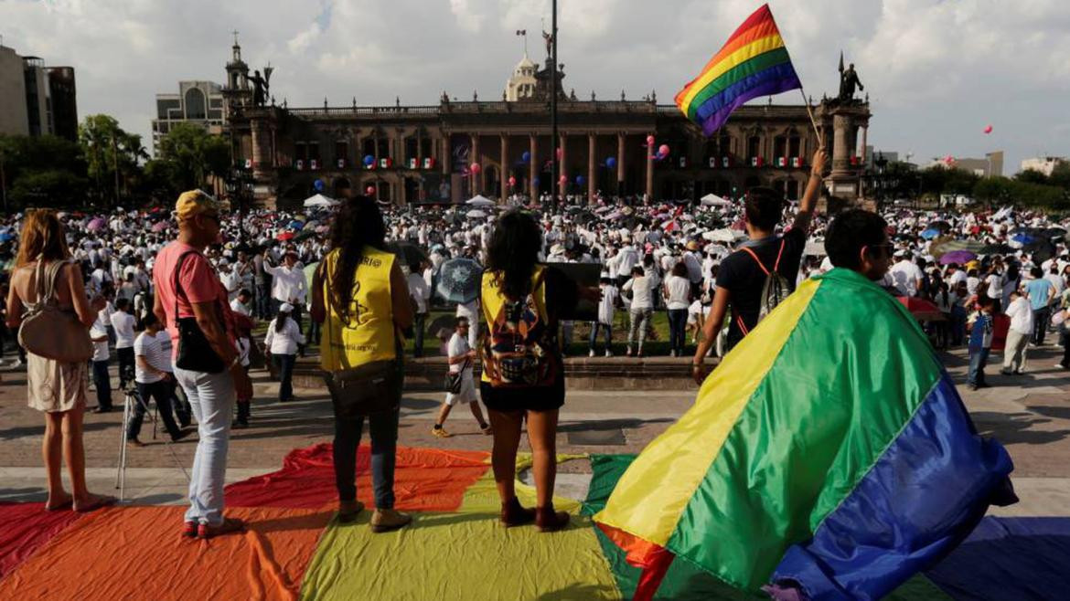 Marcha por aprobación del matrimonio igualitario en México. Foto: REUTERS