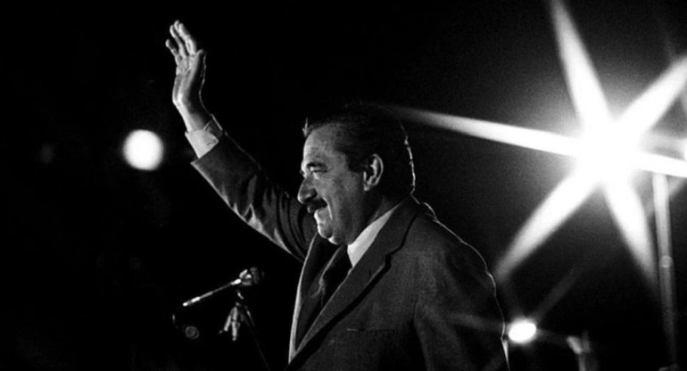 Raúl Alfonsín, Democracia, foto AGN
