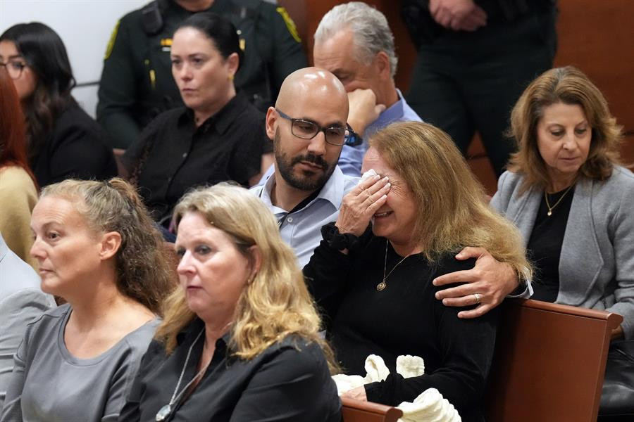 Nikolas Cruz sentencia familiares foto Reuters