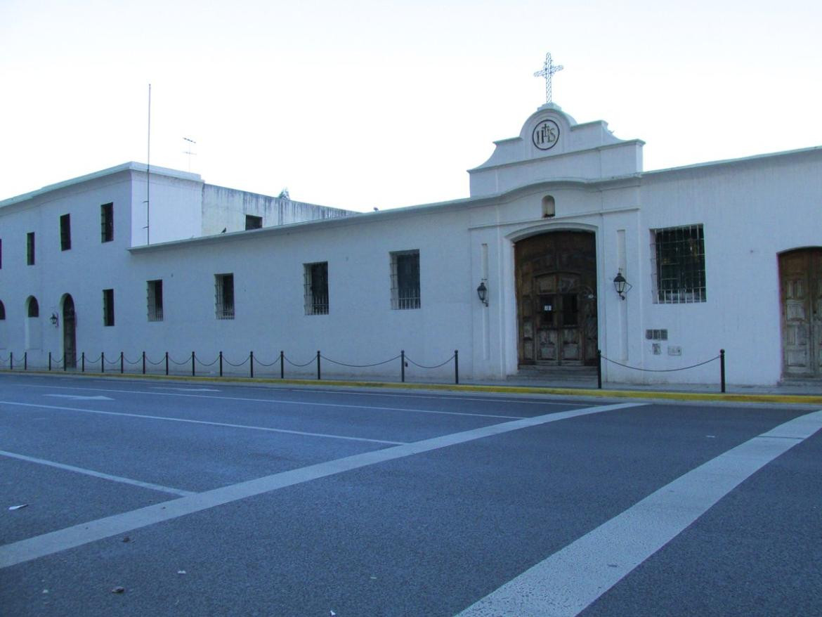Santa Casa de Ejercicios Espirituales en Avenida Independencia y Salta. Foto: Wikipedia 