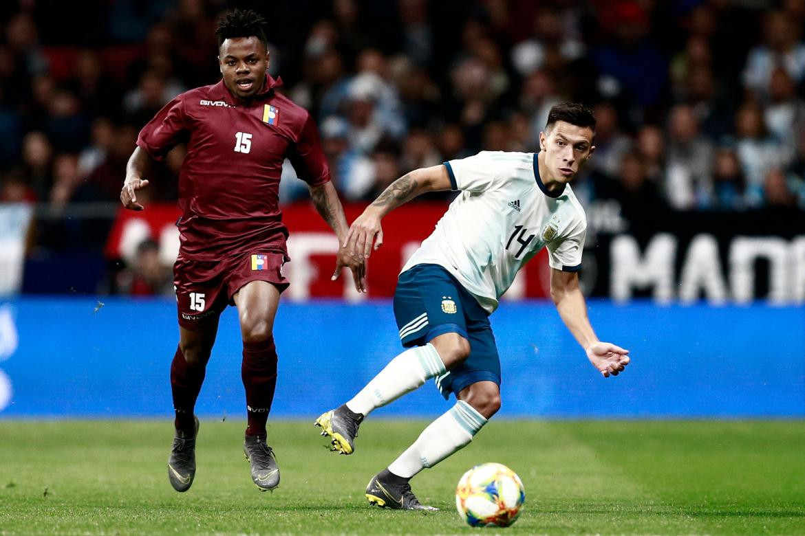 Lisandro Martínez en la Selección Argentina. Foto: NA.