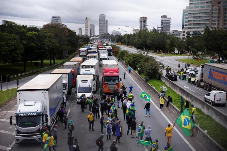 Bloqueos de camioneros en Brasil_Reuters