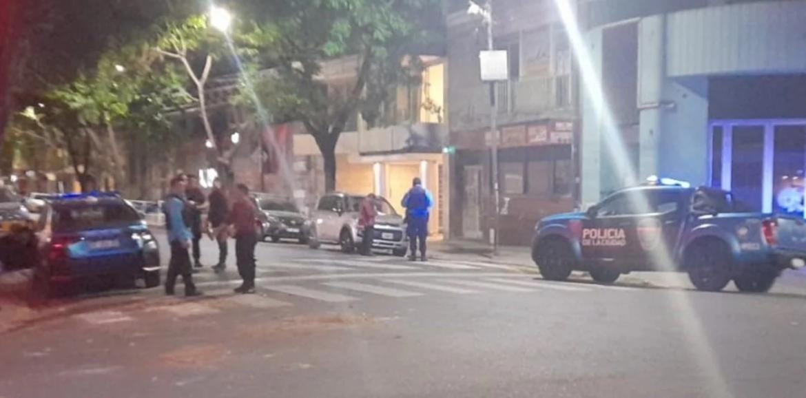 Máxima tensión en Palermo por un hombre que se atrincheró en un hotel. Foto: Policía de la Ciudad.