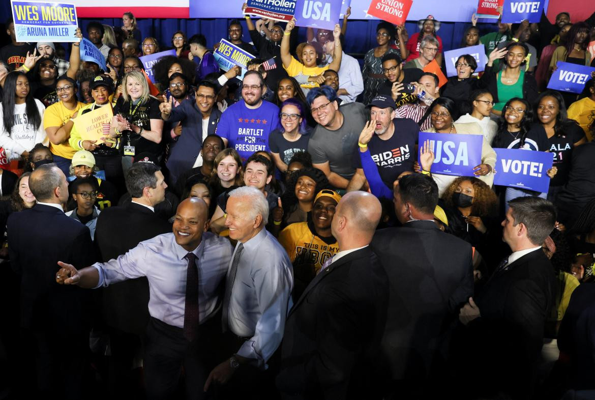 Wes Moore, nuevo gobernador de Maryland junto a Biden_Reuters