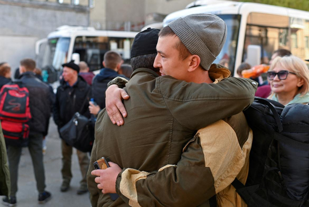 Reservistas rusos yendo a la guerra_Reuters