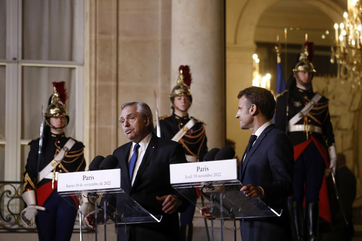 Alberto Fernández y Emmanuel Macron. Foto: EFE.