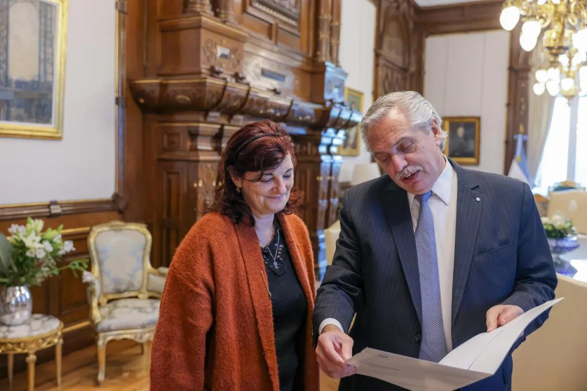 Kelly Olmos y Alberto Fernández. Foto: Presidencia.