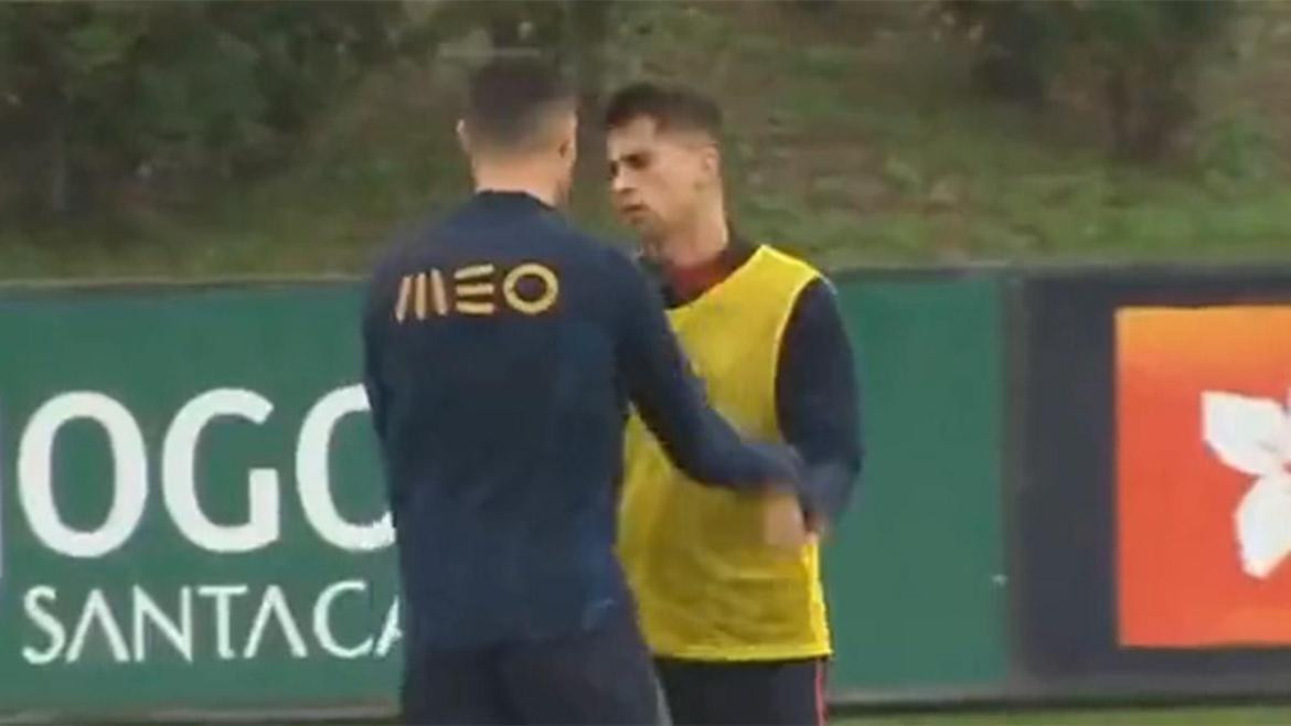 Cristiano Ronaldo y Cancelo. Foto: captura video