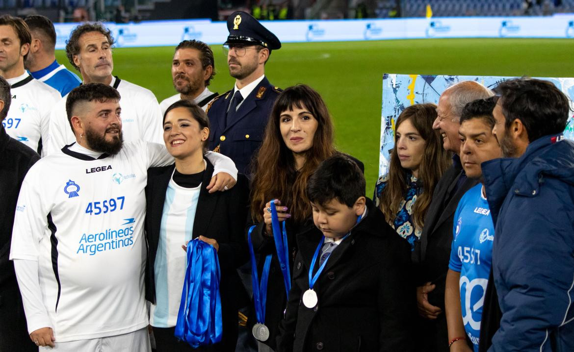 Partido por la Paz en Homenaje a Maradona con los hijos de Diego. Foto: REUTERS.