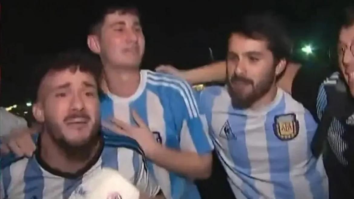Hinchas argentinos en Qatar. Foto: captura de video