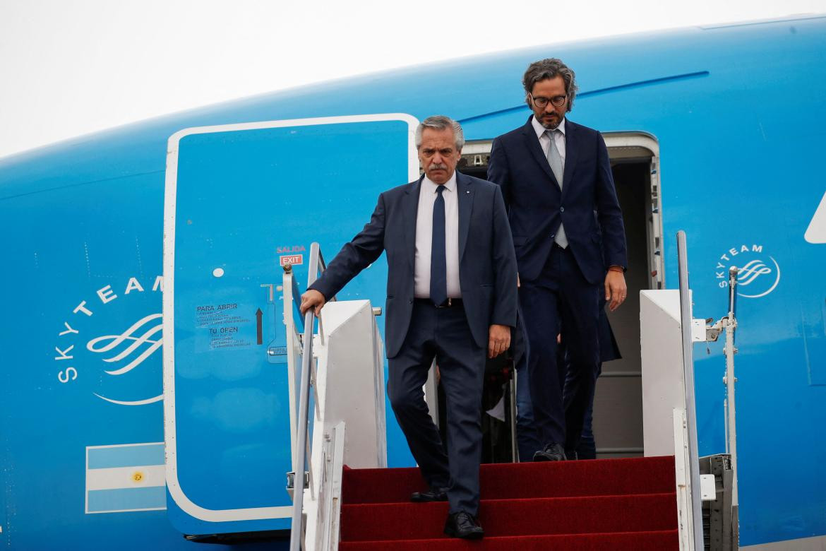 Alberto Fernández y Santiago Cafiero durante la gira europea. Foto: NA.