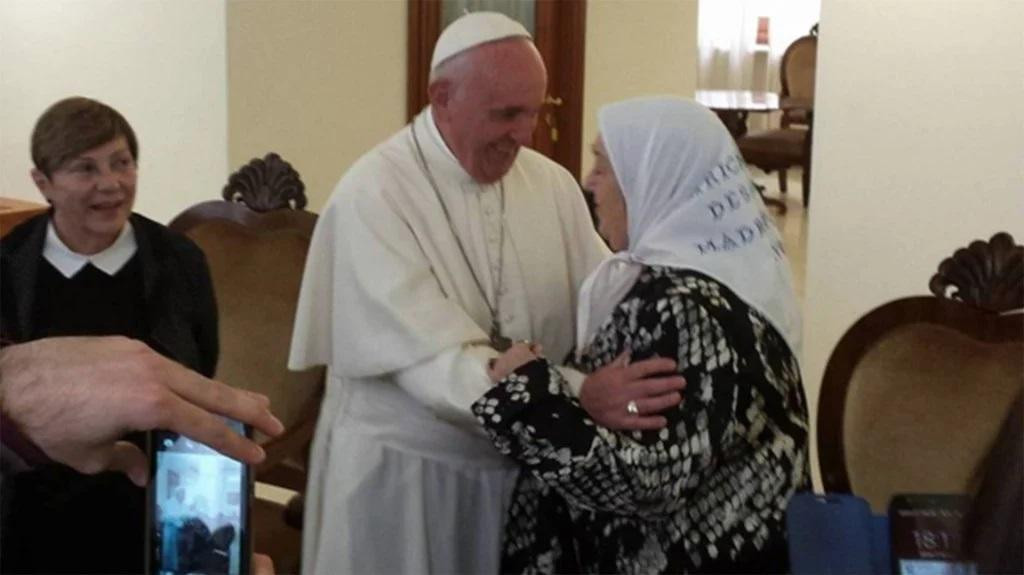 Papa Francisco y Hebe de Bonafini, NA