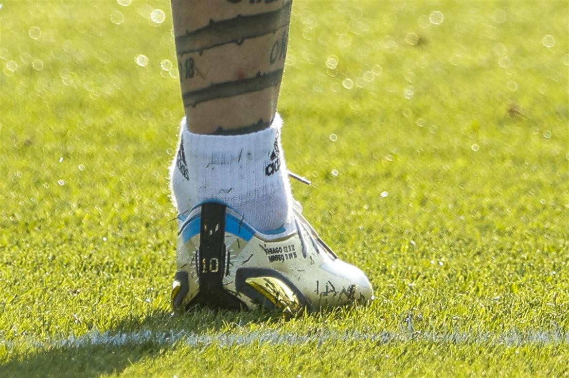 El polémico tobillo de Messi. Foto: EFE.