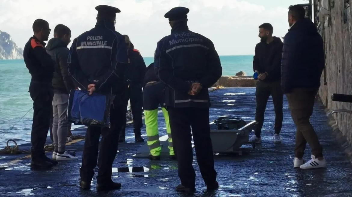 La mujer se encontraba junto a su pareja disfrutando de sus vacaciones. Foto: La Reppublica.