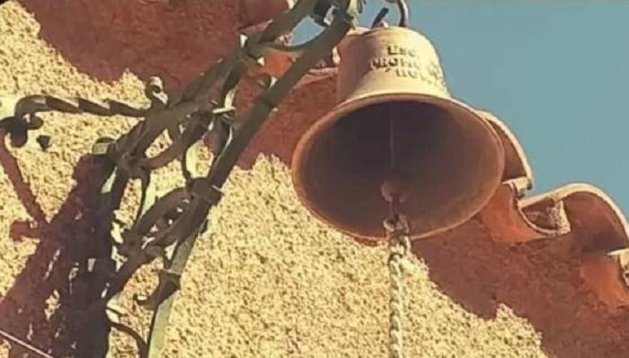 La campana de la Escuela Normal de Humahuaca “República de Bolivia”. Foto: El Tribuno