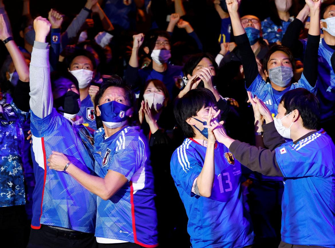 Festejos de hinchas japoneses. Foto: REUTERS