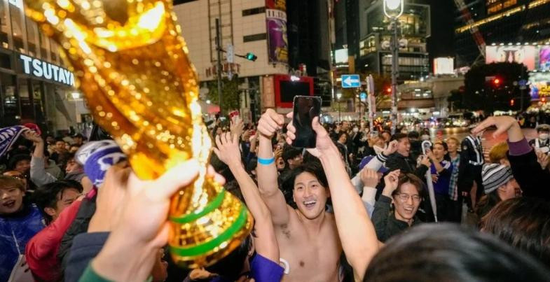 Festejos de hinchas japoneses. Foto: REUTERS