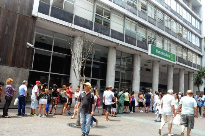 Robo en el Banco Provincia en la ciudad de Mar del Plata. Foto: NA.