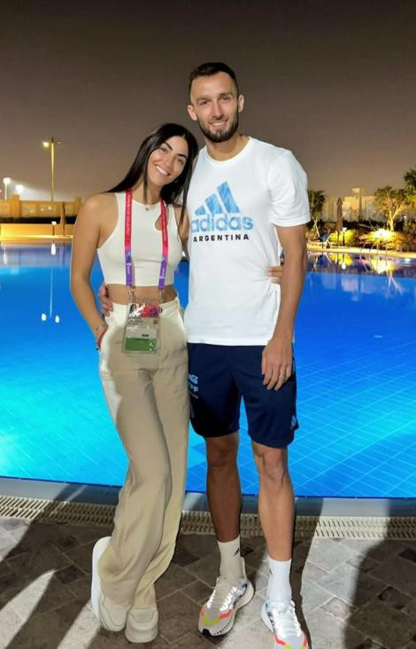 Germán Pezzella junto a su novia. Foto: Instagram/germanpezzella.