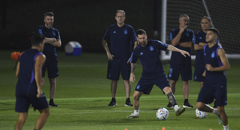 Selección Argentina, entrenamiento en Qatar. Foto: Télam