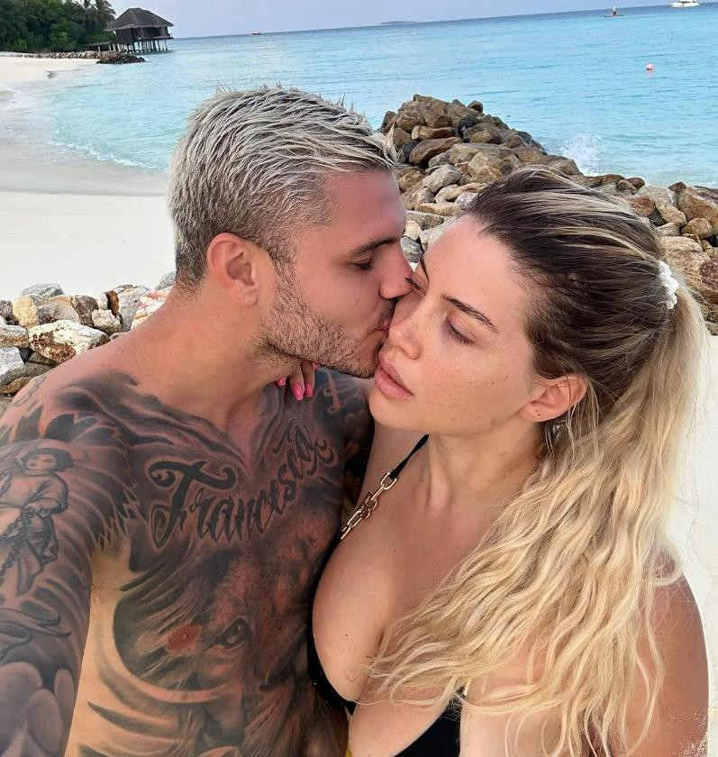 El beso de Icardi a Wanda. Foto: Instagram/mauroicardi.