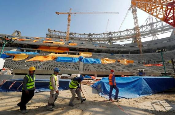 Construcción de estadios en Qatar. Foto: NA.